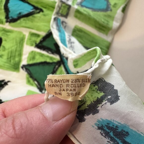 Vtg Womens Neck Head Scarf Geometric Green Blue 21 inch Japan Poly Retro Scarves - Picture 8 of 8